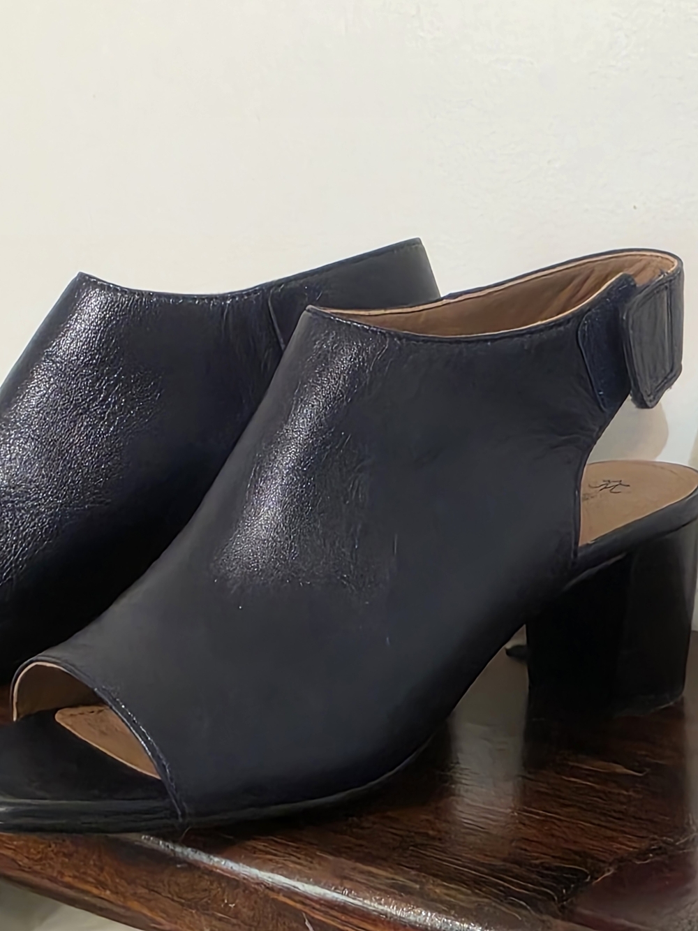 Johnston & Murphy Navy Leather Peep-Toe Slingback Mules